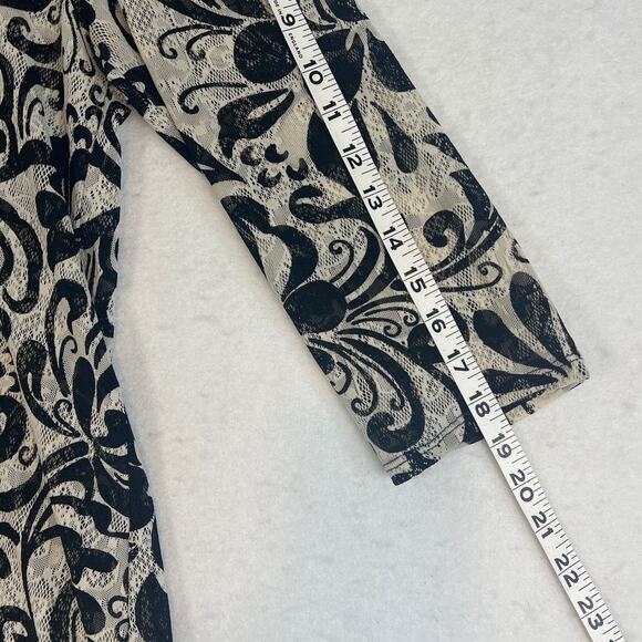 Chico's Travelers Lace Fringe Pullover Blouse Black/Ecru Baroque Size 2 Travel - Picture 6 of 7